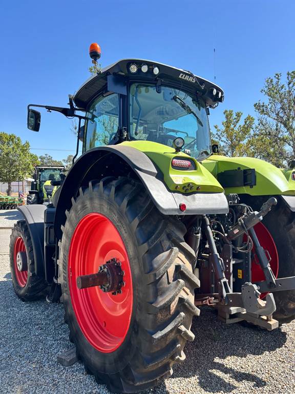 2020 CLAAS AXION 950 image 2