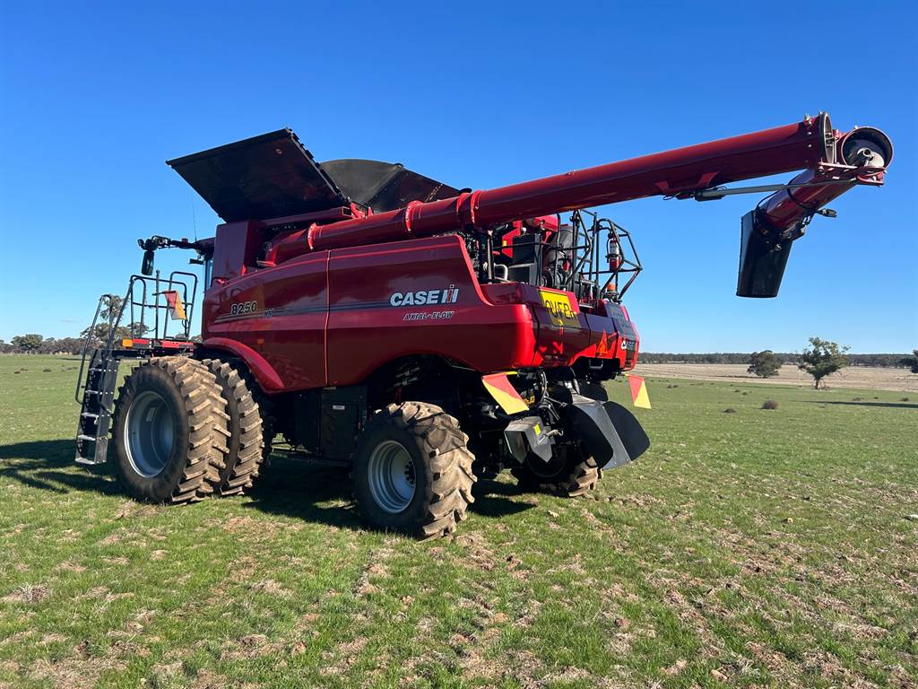 2022 CASE IH 8250 image 6