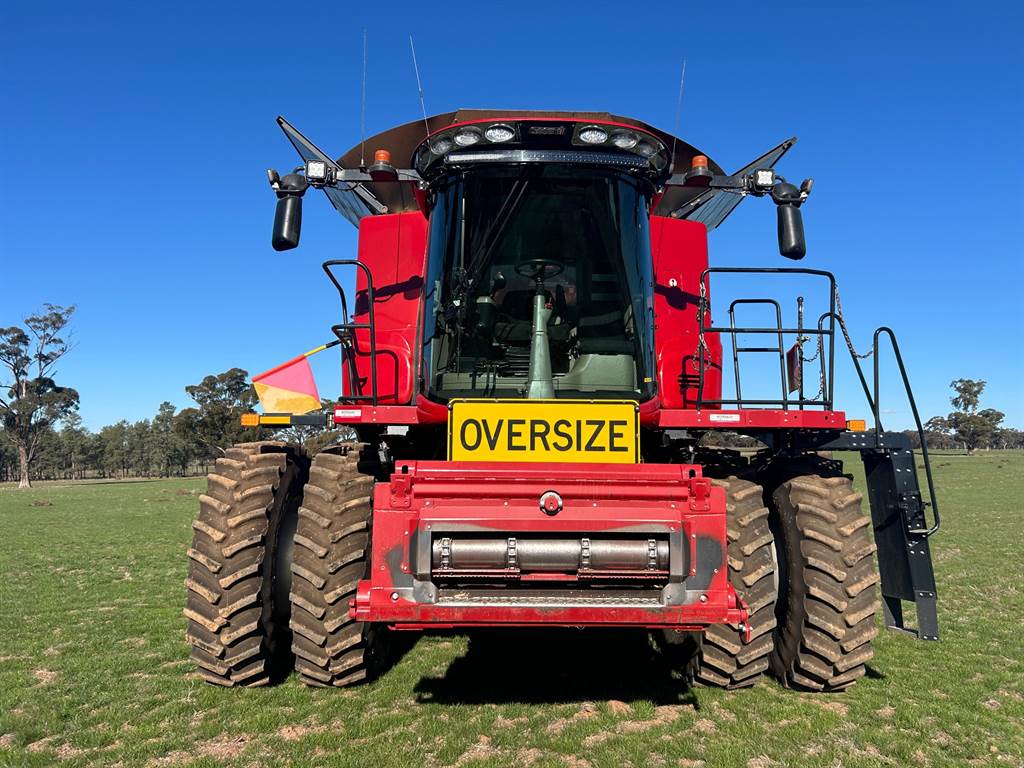 2022 CASE IH 8250 image 2
