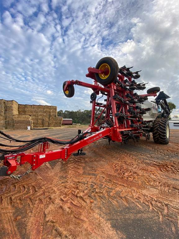 2022 Bourgault HD872-9