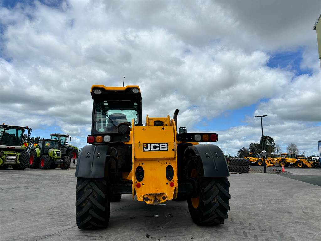 2017 JCB 531-70