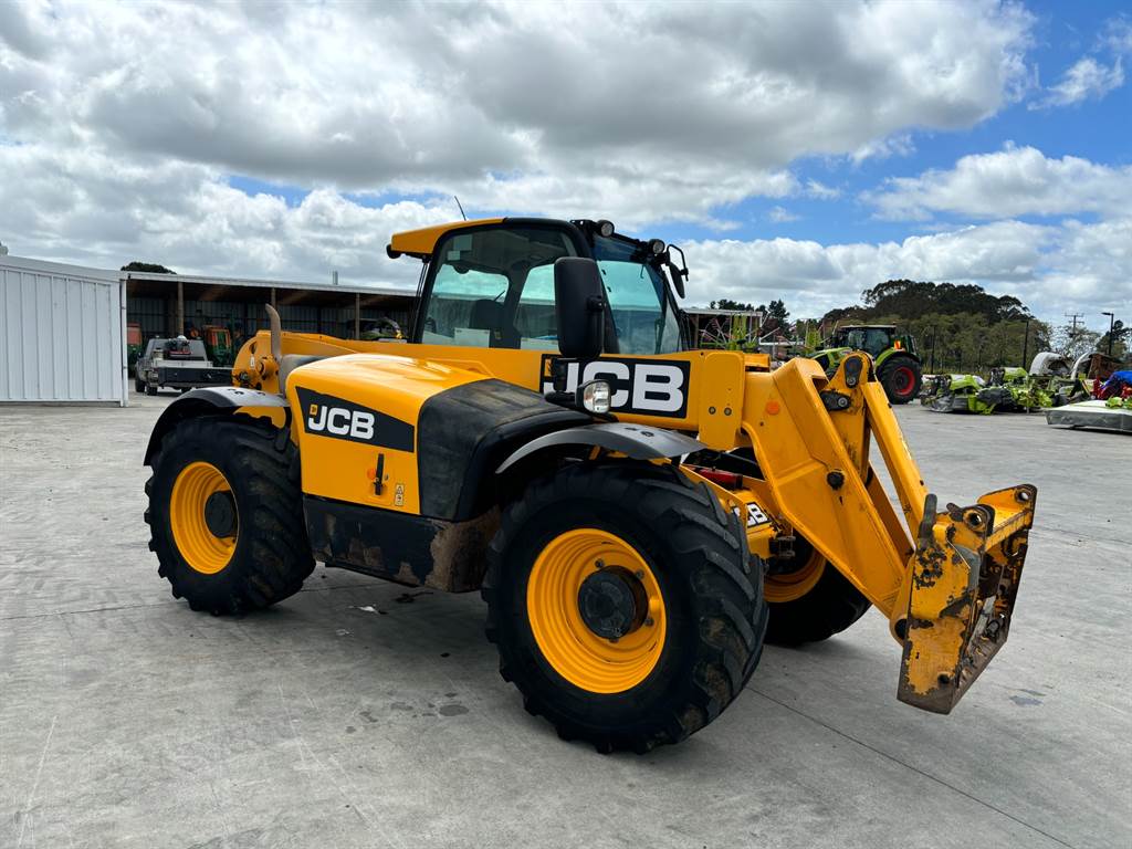 2017 JCB 531-70